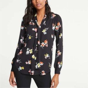 Ann Taylor Blouse Shirt Top Black Floral Long Sleeve Tie V-Neck bow neck Small S